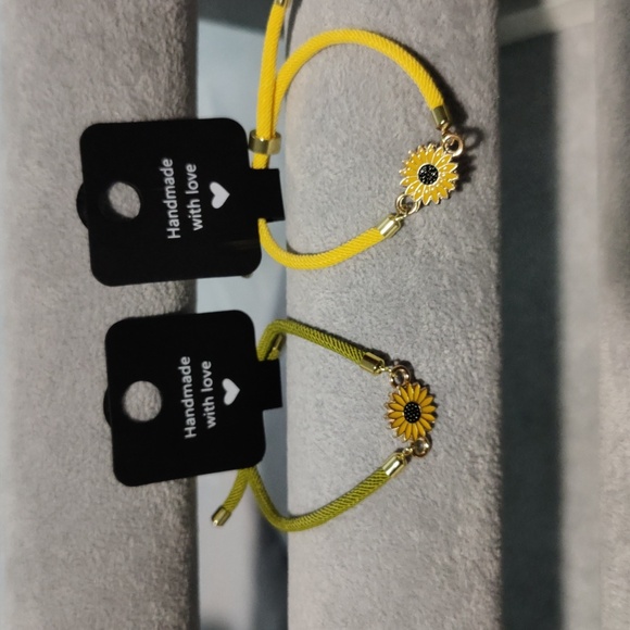 NWT Sunflower Bracelets Set of 2 Green and Yellow - Picture 1 of 6